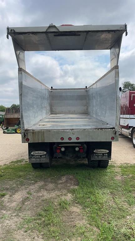 Image of Peterbilt 367 equipment image 4