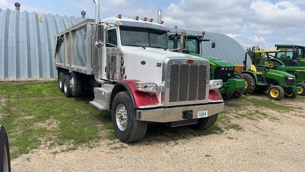 Image of Peterbilt 367 Primary image