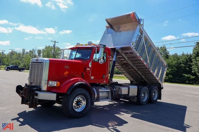 Image of Peterbilt 367 equipment image 2
