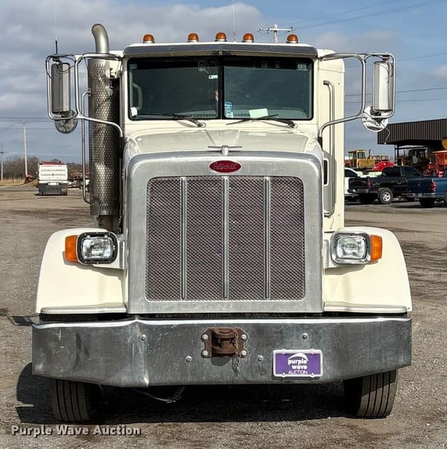 Image of Peterbilt 367 equipment image 1