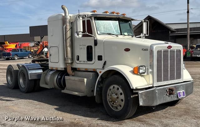 Image of Peterbilt 367 equipment image 2