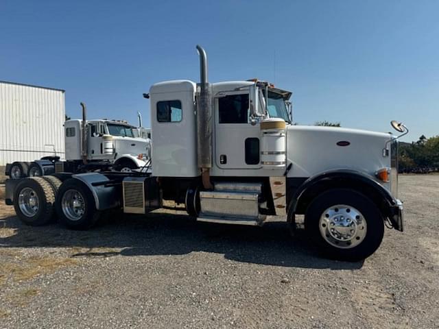 Image of Peterbilt 367 equipment image 3