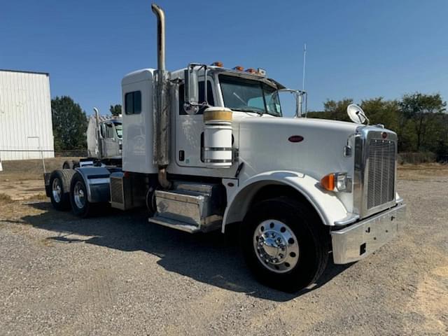 Image of Peterbilt 367 equipment image 1