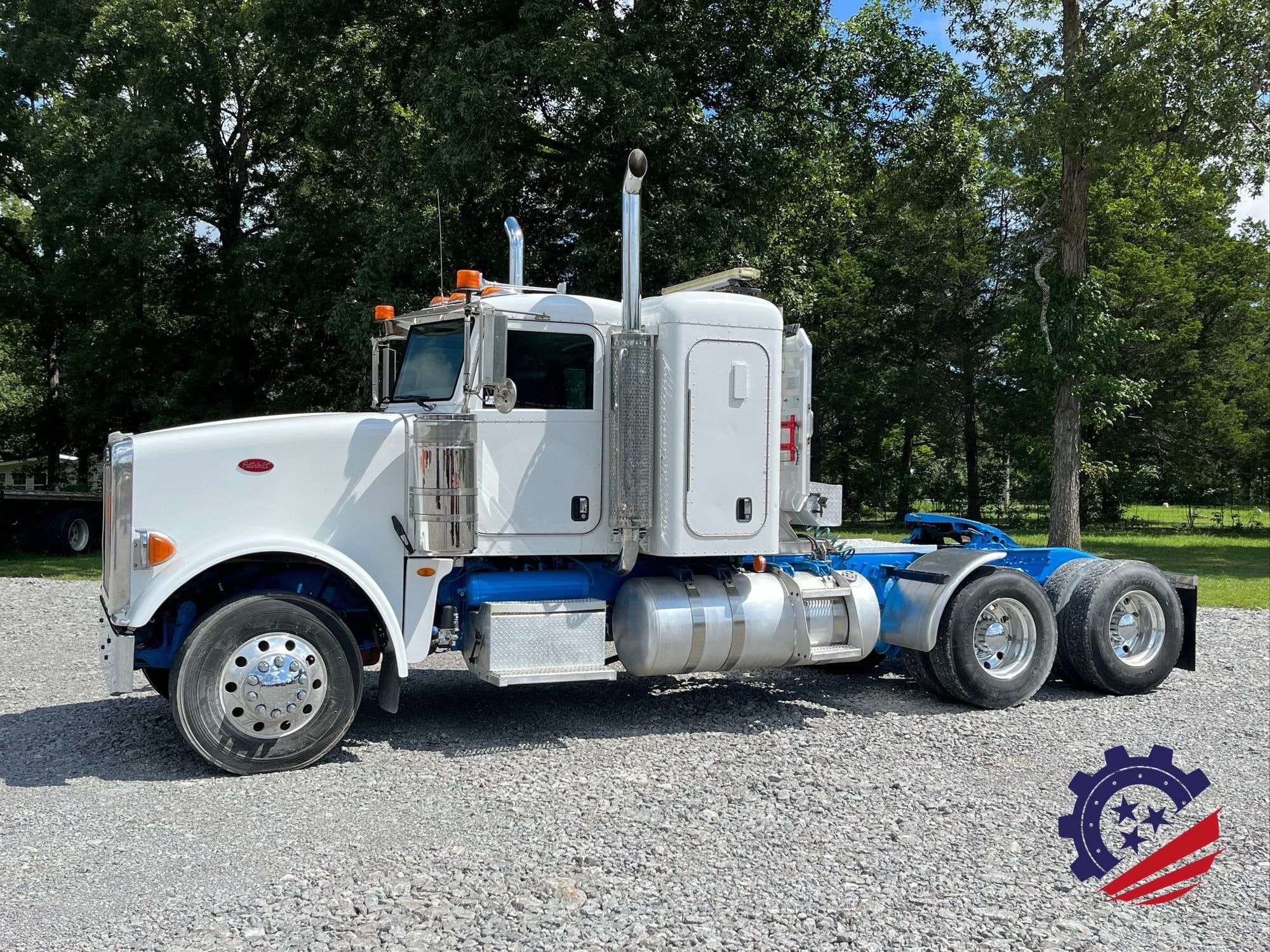 2013 Peterbilt 367 Equipment Image0