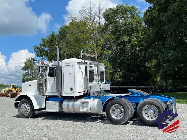 Image of Peterbilt 367 equipment image 2