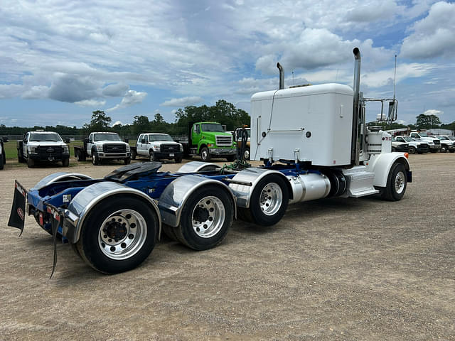 Image of Peterbilt 367 equipment image 4