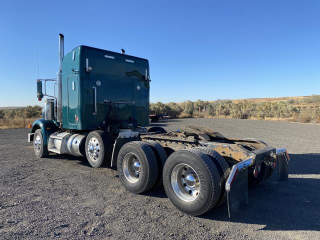 Image of Peterbilt 367 equipment image 3