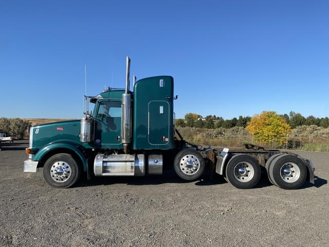 Image of Peterbilt 367 equipment image 2