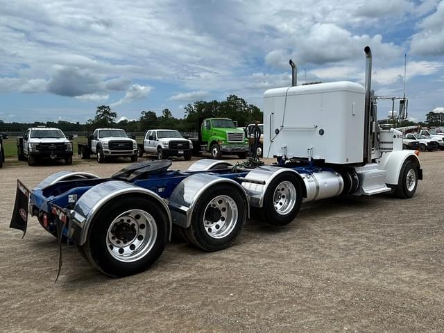 Image of Peterbilt 367 equipment image 3