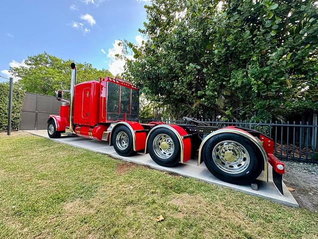 Image of Peterbilt 367 equipment image 3