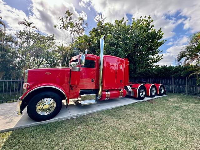 Image of Peterbilt 367 equipment image 4