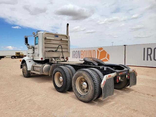 Image of Peterbilt 367 equipment image 2