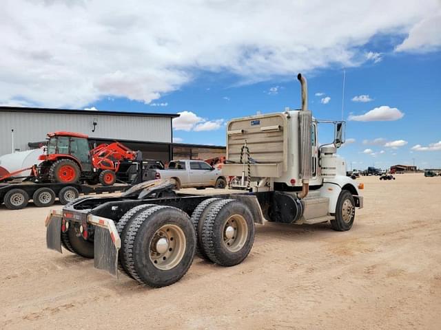 Image of Peterbilt 367 equipment image 4