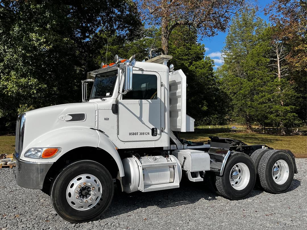 Image of Peterbilt 382 Primary image