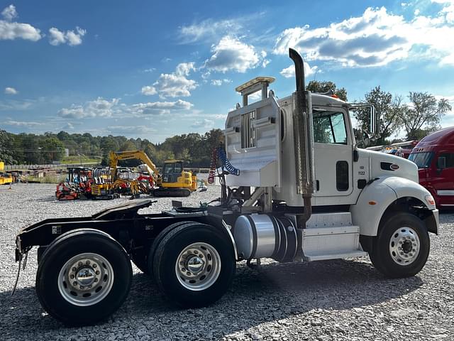 Image of Peterbilt 382 equipment image 2