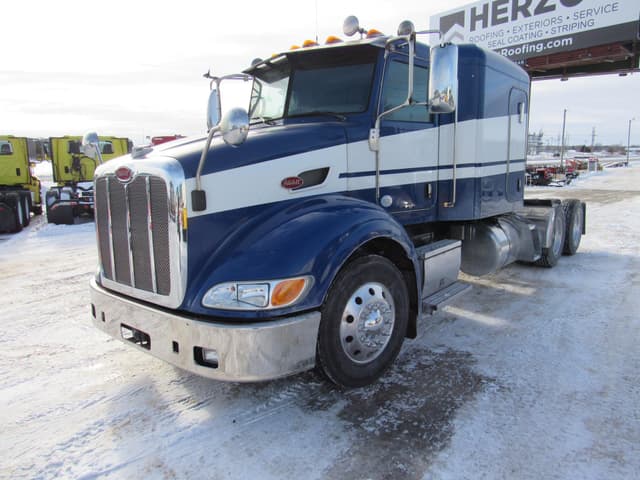 Image of Peterbilt 384 equipment image 1