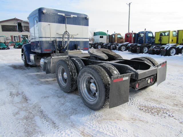 Image of Peterbilt 384 equipment image 2