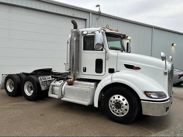 Image of Peterbilt 384 equipment image 1