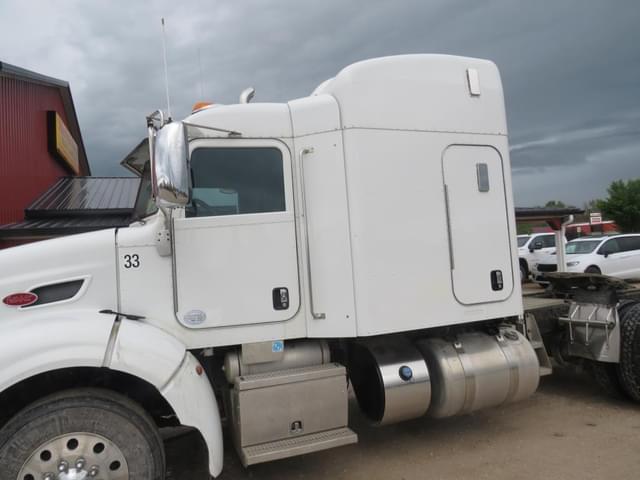 Image of Peterbilt 384 equipment image 1