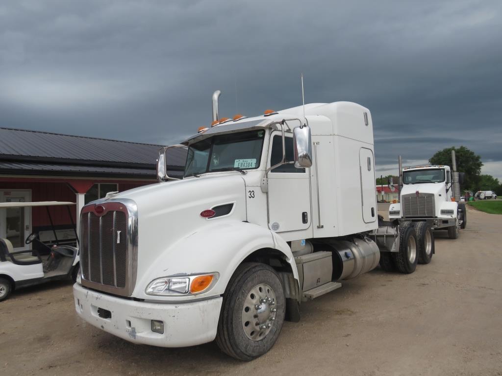 Image of Peterbilt 384 Primary image