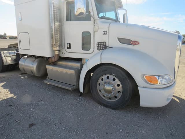 Image of Peterbilt 384 equipment image 3
