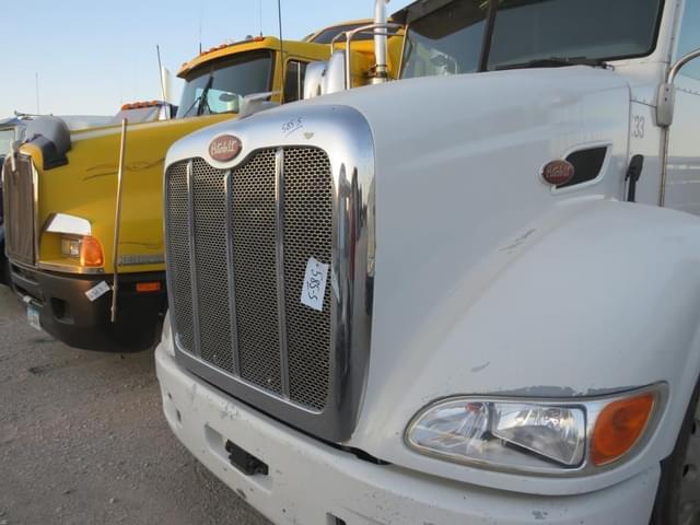 Image of Peterbilt 384 equipment image 2