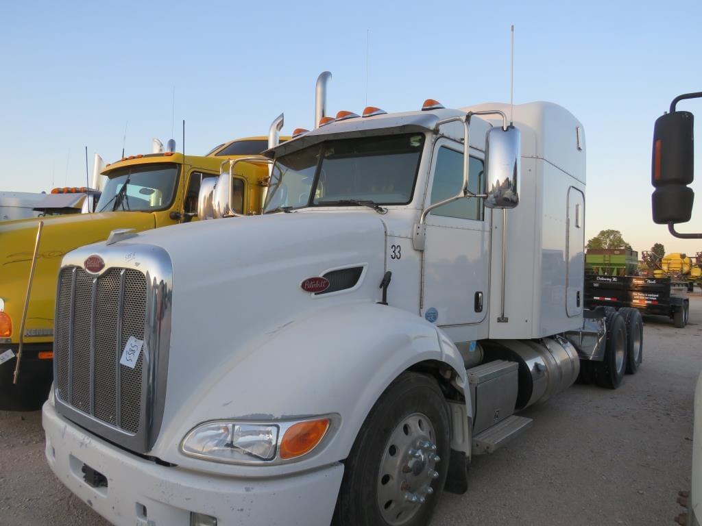 Image of Peterbilt 384 Primary image