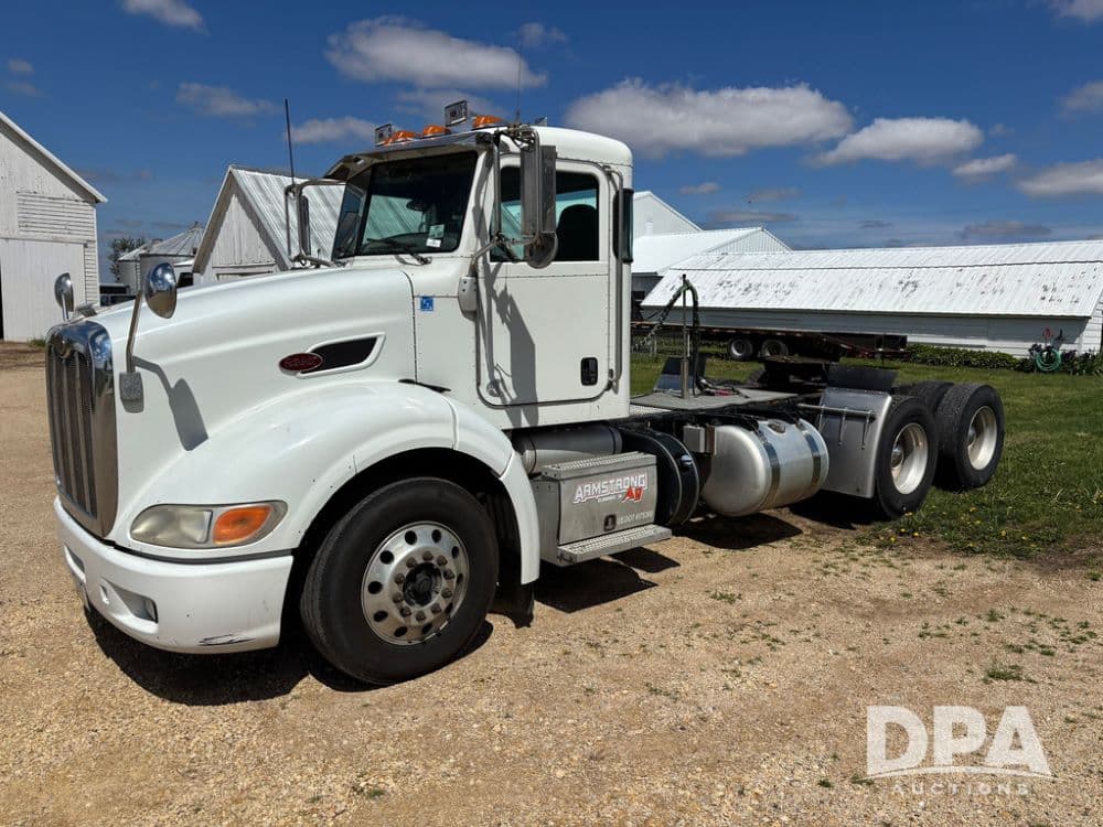 Image of Peterbilt 384 Primary image