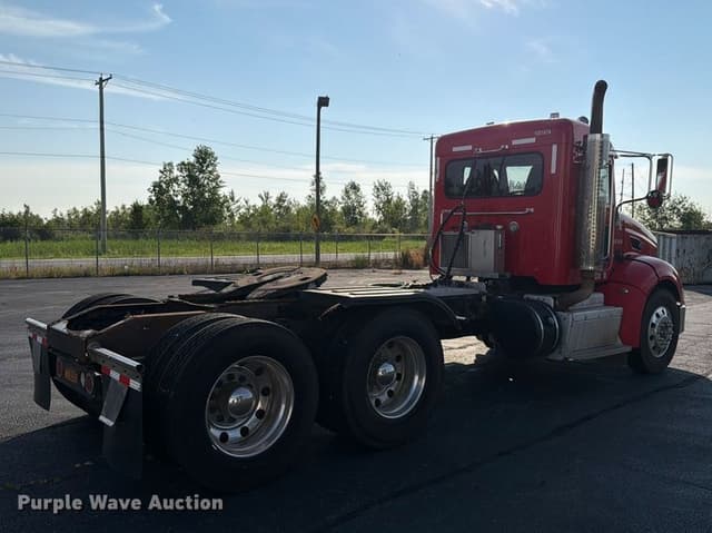 Image of Peterbilt 384 equipment image 4