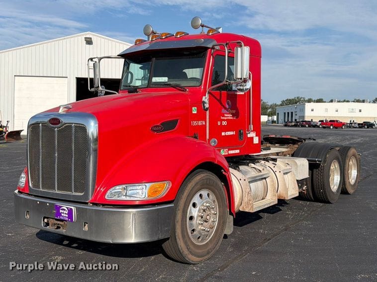 2013 Peterbilt 384 Equipment Image0