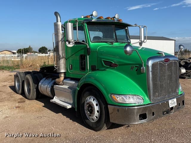 Image of Peterbilt 384 equipment image 2