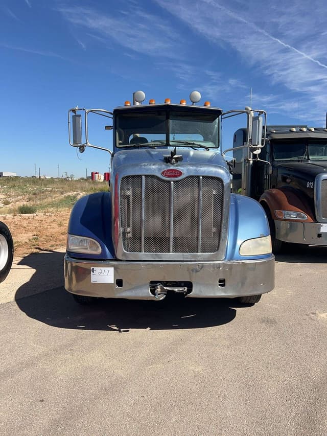 Image of Peterbilt 384 equipment image 1