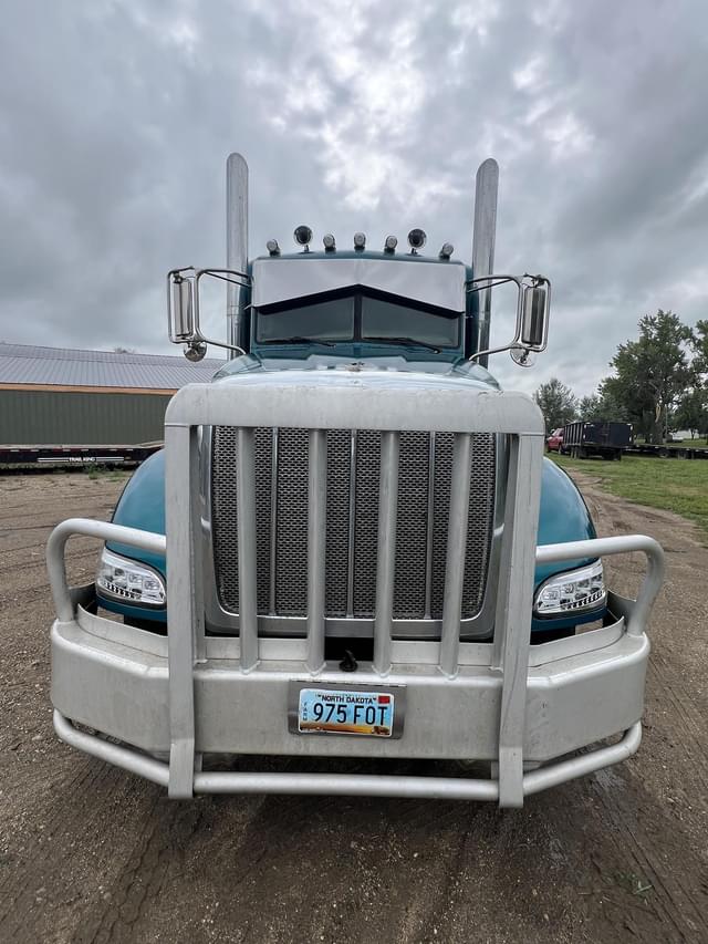 Image of Peterbilt 386 equipment image 1