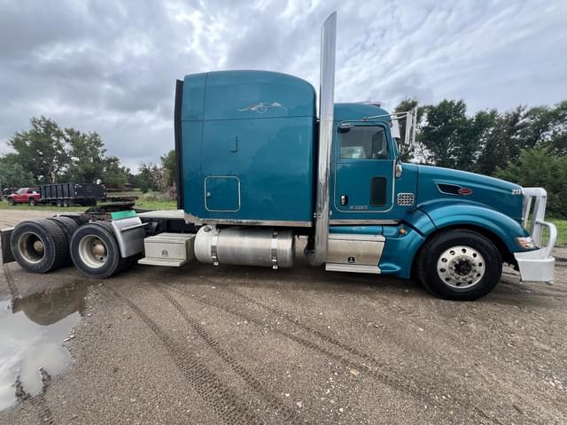 Image of Peterbilt 386 equipment image 3