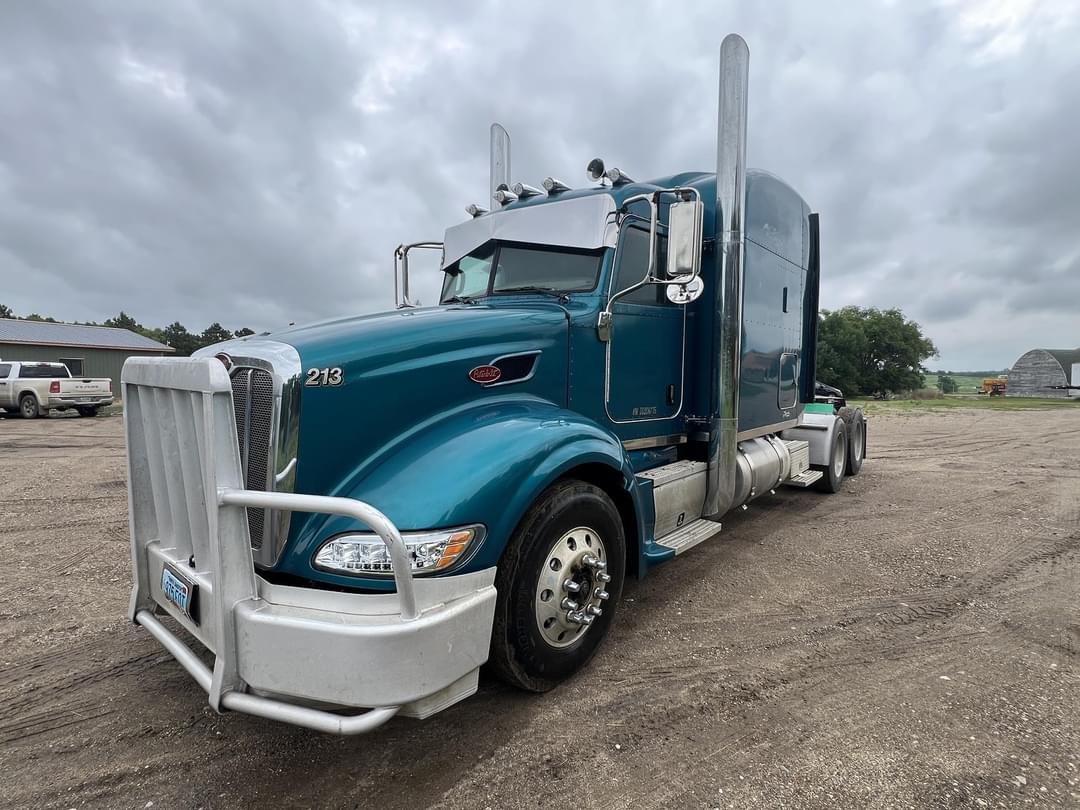 Image of Peterbilt 386 Primary image