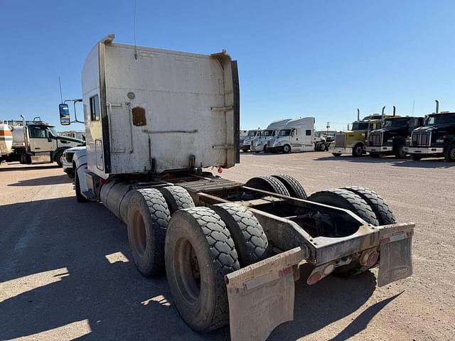 Image of Peterbilt 386 equipment image 3