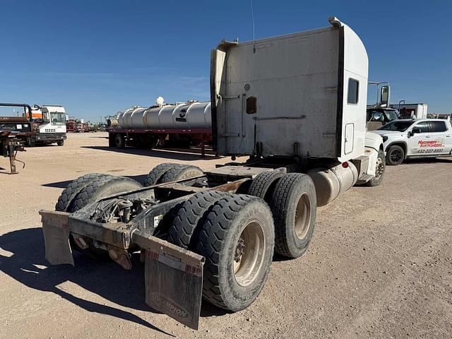 Image of Peterbilt 386 equipment image 2