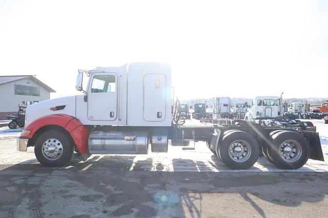 Image of Peterbilt 386 equipment image 4