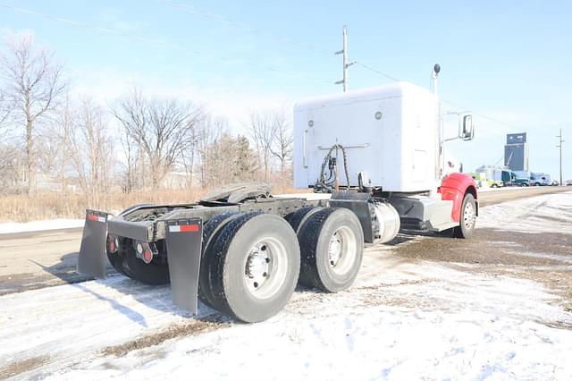 Image of Peterbilt 386 equipment image 2