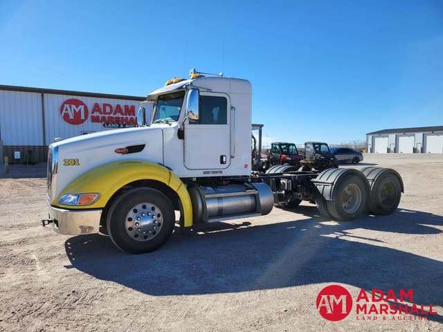 Image of Peterbilt 386 equipment image 2