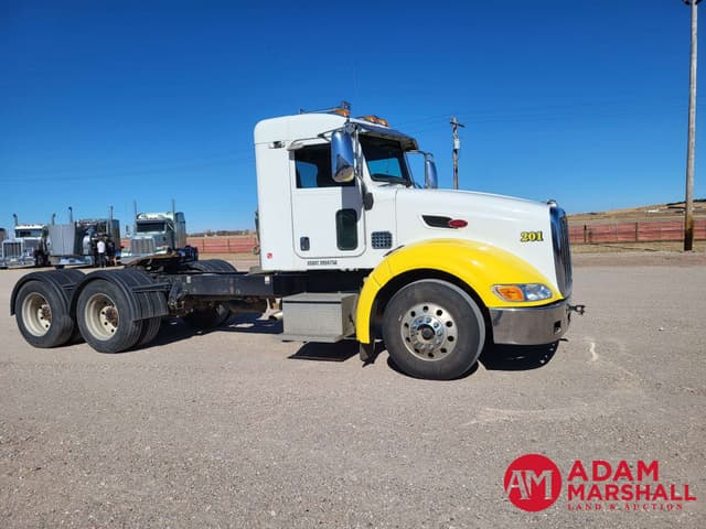 Image of Peterbilt 386 equipment image 1