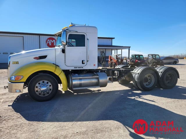 Image of Peterbilt 386 equipment image 3