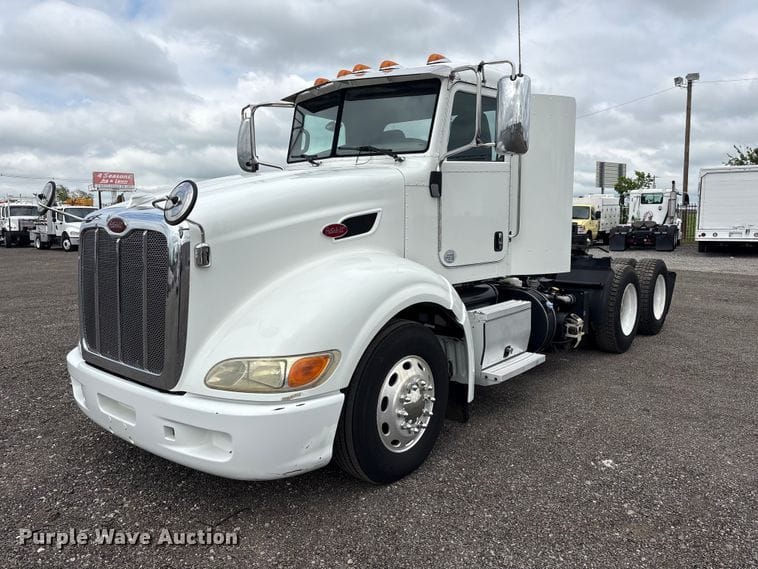 2013 Peterbilt 386 Equipment Image0
