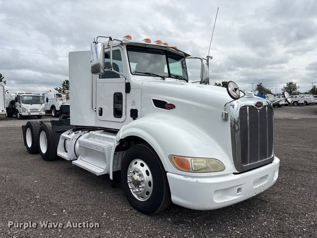 Image of Peterbilt 386 equipment image 2