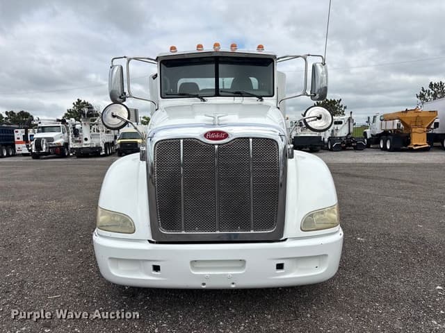 Image of Peterbilt 386 equipment image 1