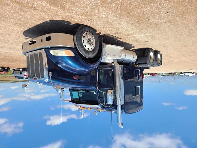 Image of Peterbilt 386 equipment image 1