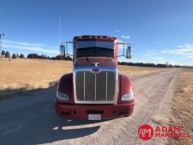 Image of Peterbilt 386 equipment image 2