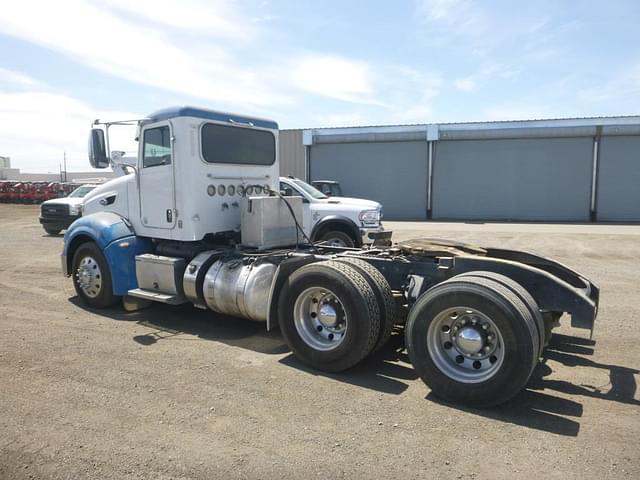 Image of Peterbilt 386 equipment image 3