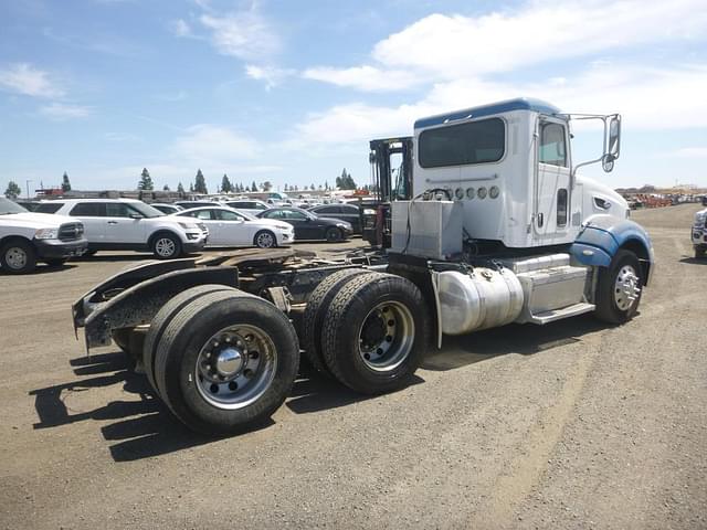 Image of Peterbilt 386 equipment image 2