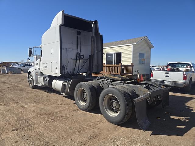 Image of Peterbilt 386 equipment image 3